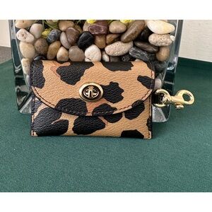 Coach Turnlock Card Case Leopard